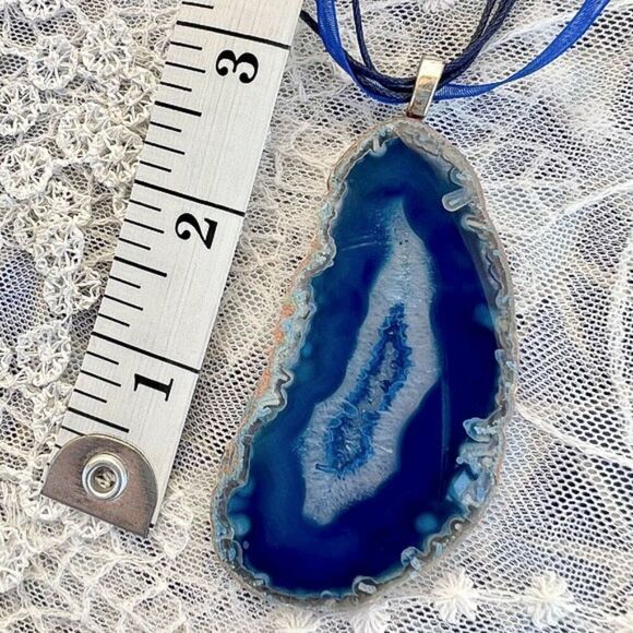 Vintage Blue Polished Genuine Geode Slab Necklace 16”-18” - Picture 11 of 11